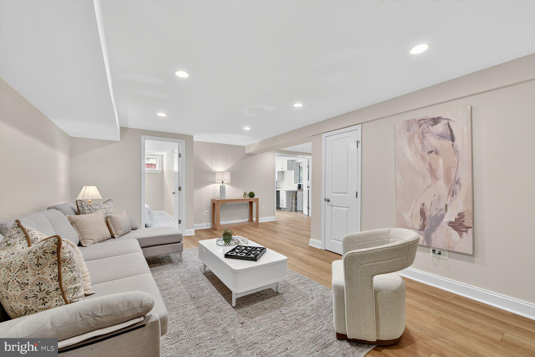 2828 N VAN BUREN STREET