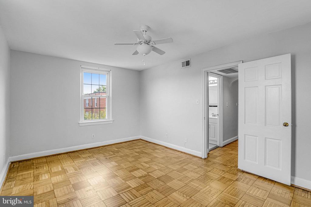 22 S OLD GLEBE ROAD S 304