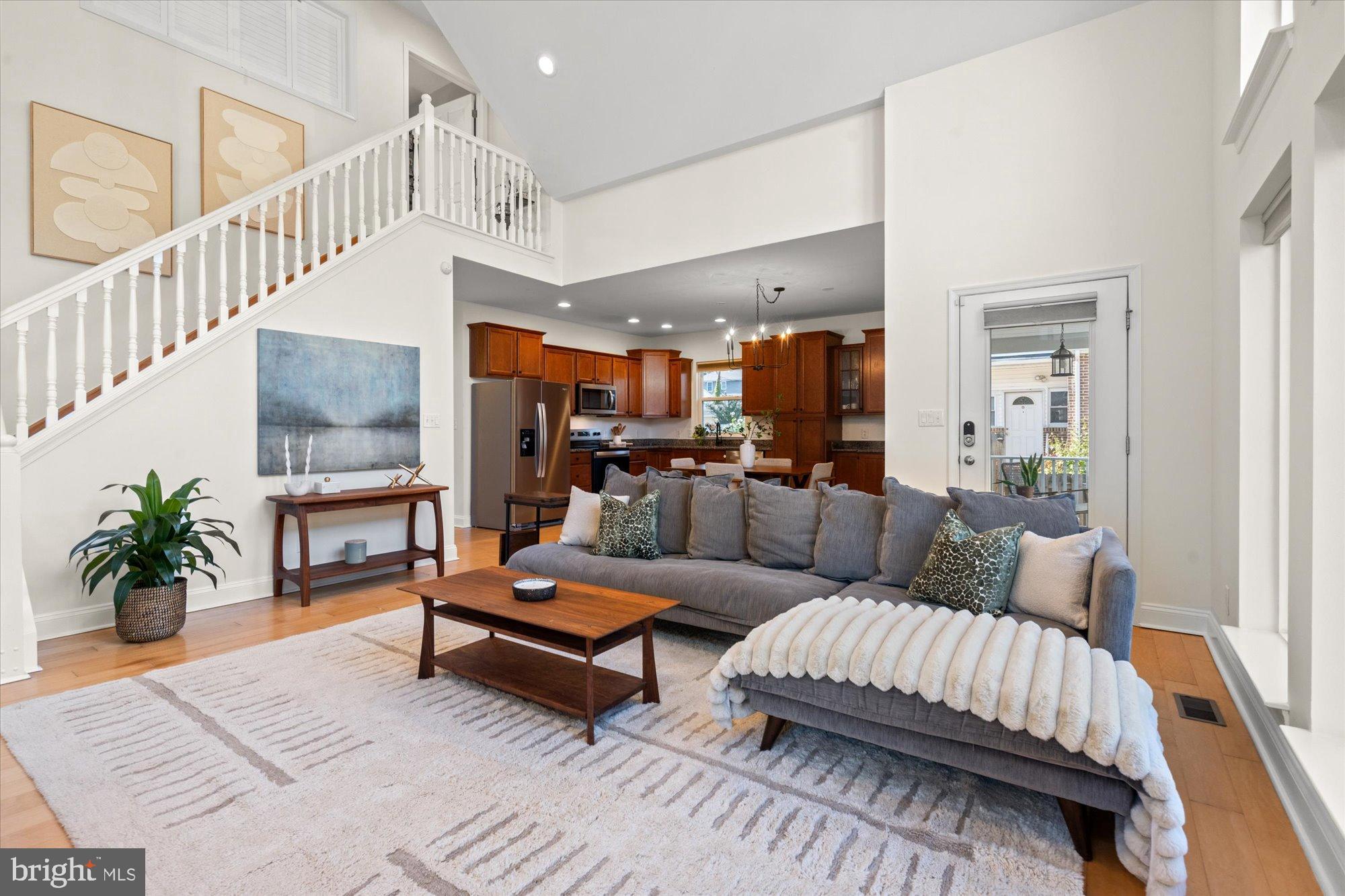 2046 S SHIRLINGTON ROAD