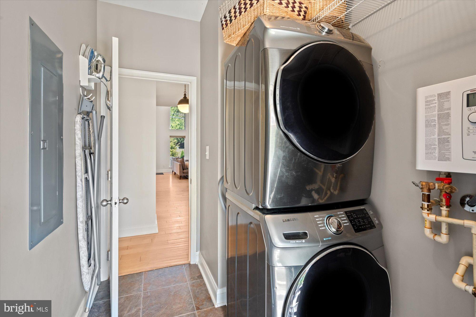 2046 S SHIRLINGTON ROAD