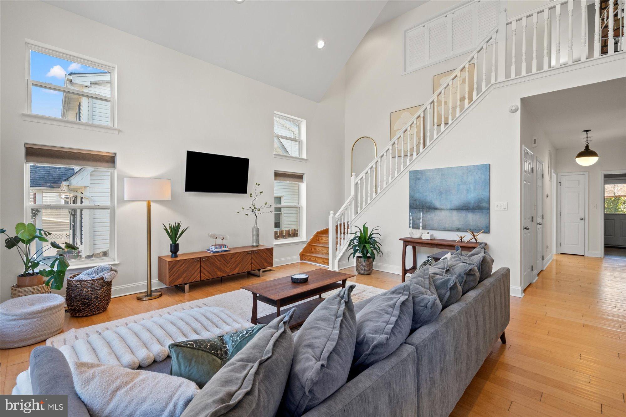 2046 S SHIRLINGTON ROAD