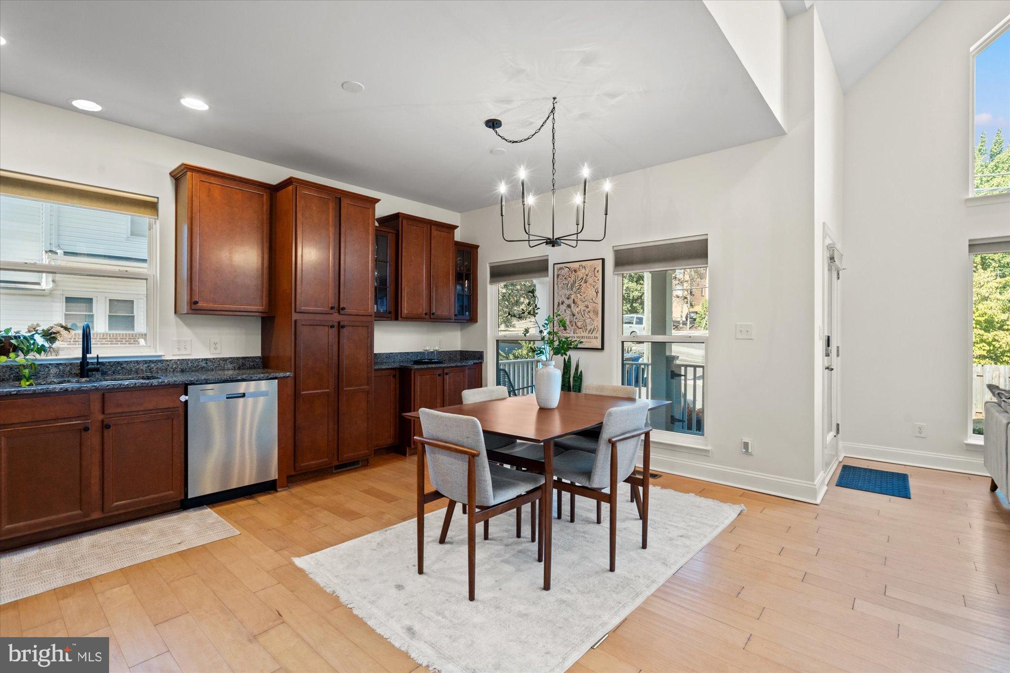 2046 S SHIRLINGTON ROAD