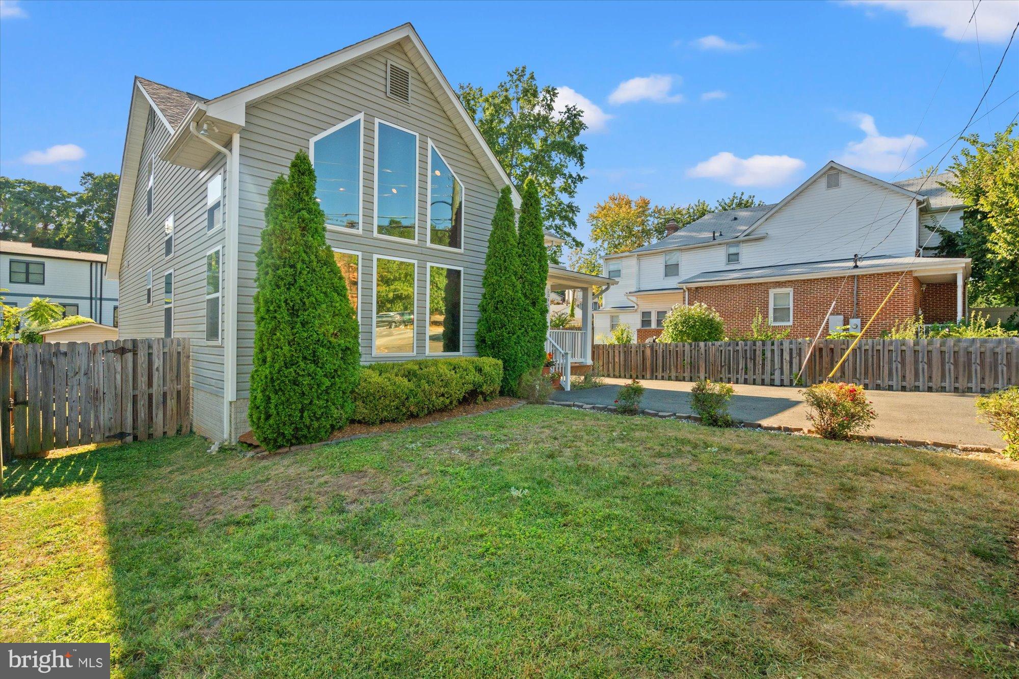 2046 S SHIRLINGTON ROAD