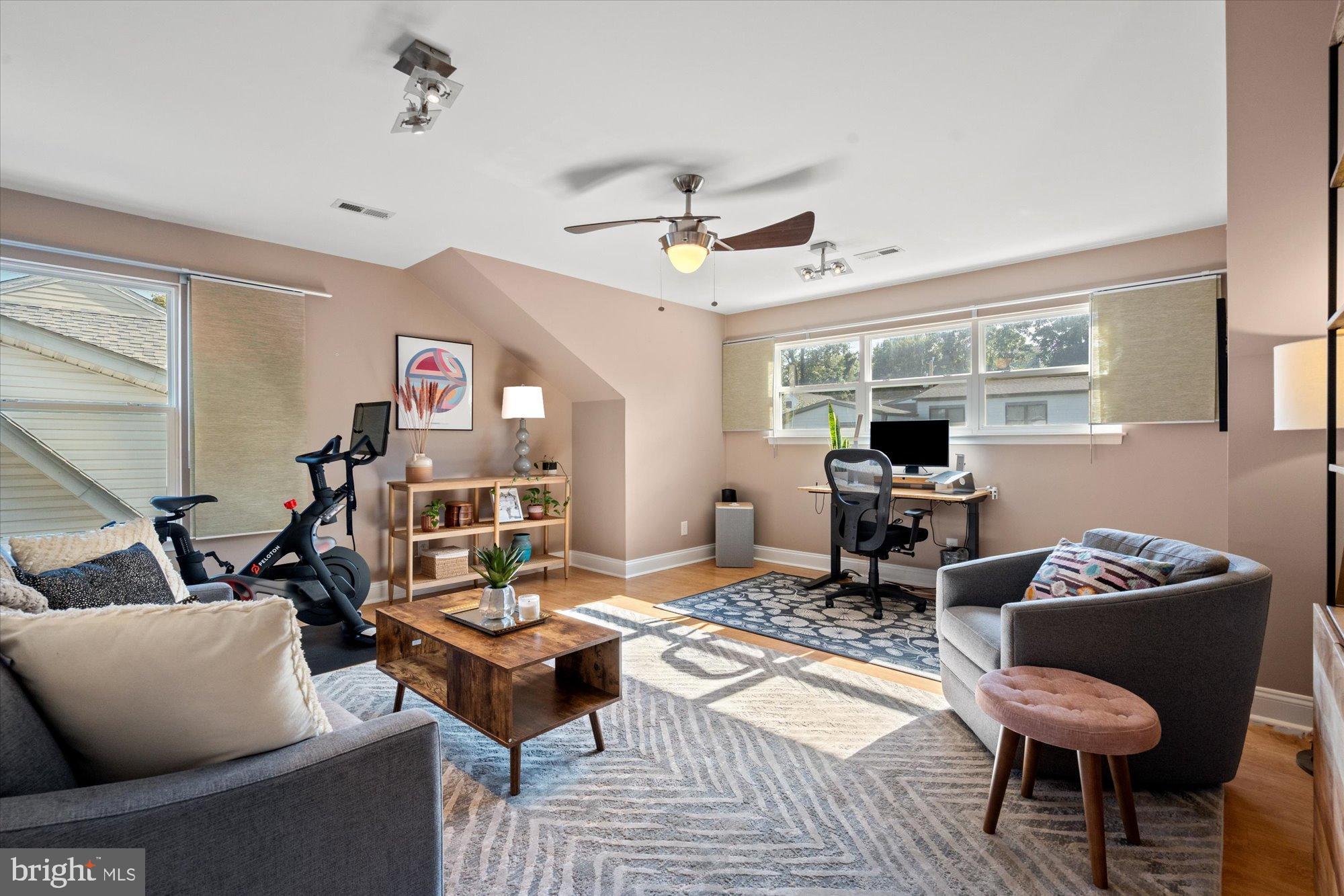 2046 S SHIRLINGTON ROAD