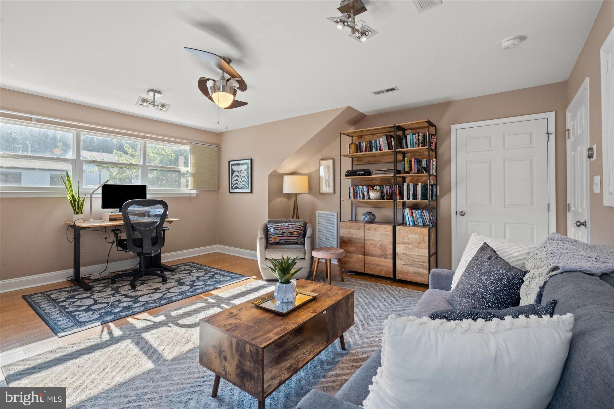 2046 S SHIRLINGTON ROAD