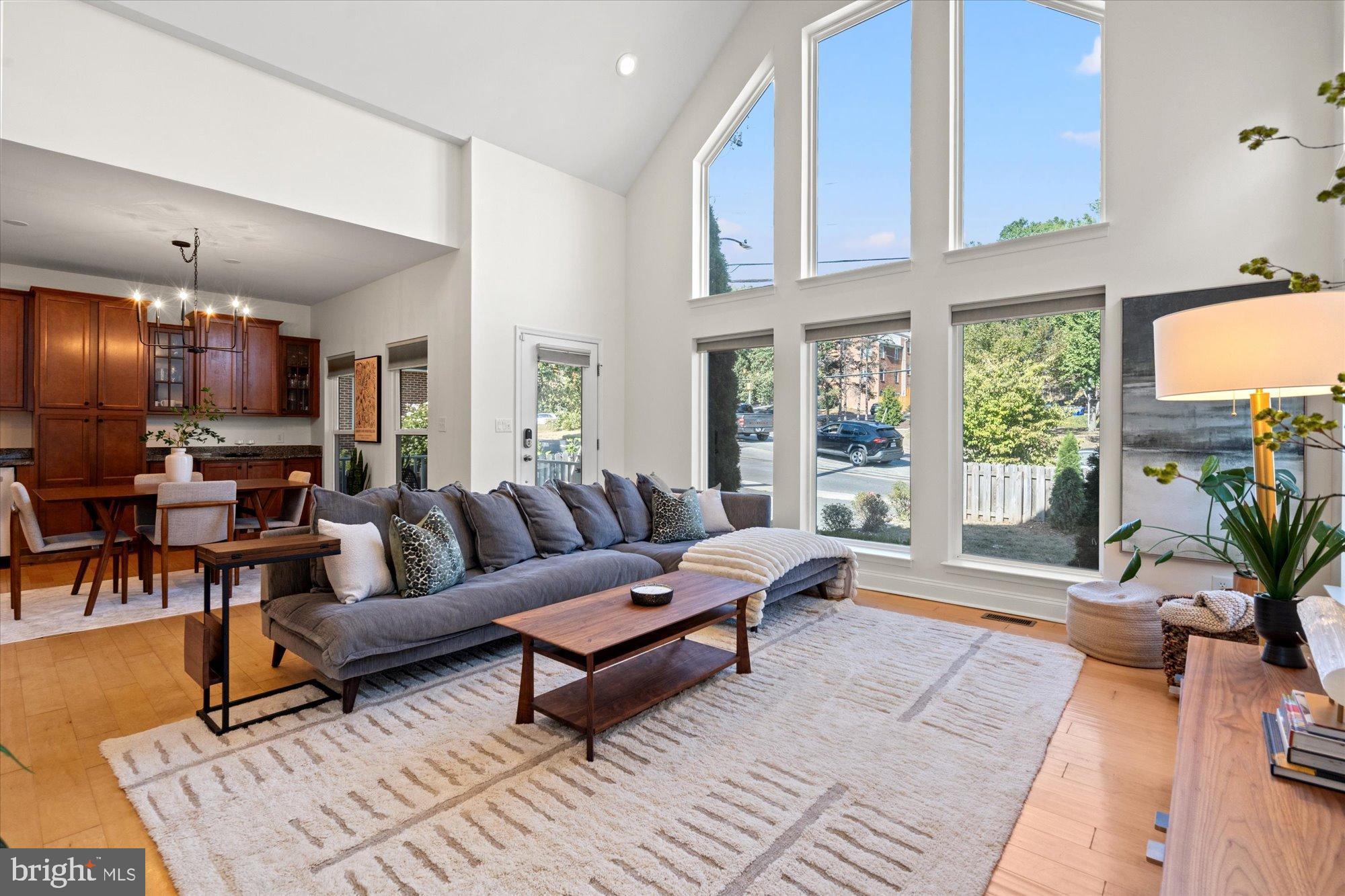 2046 S SHIRLINGTON ROAD