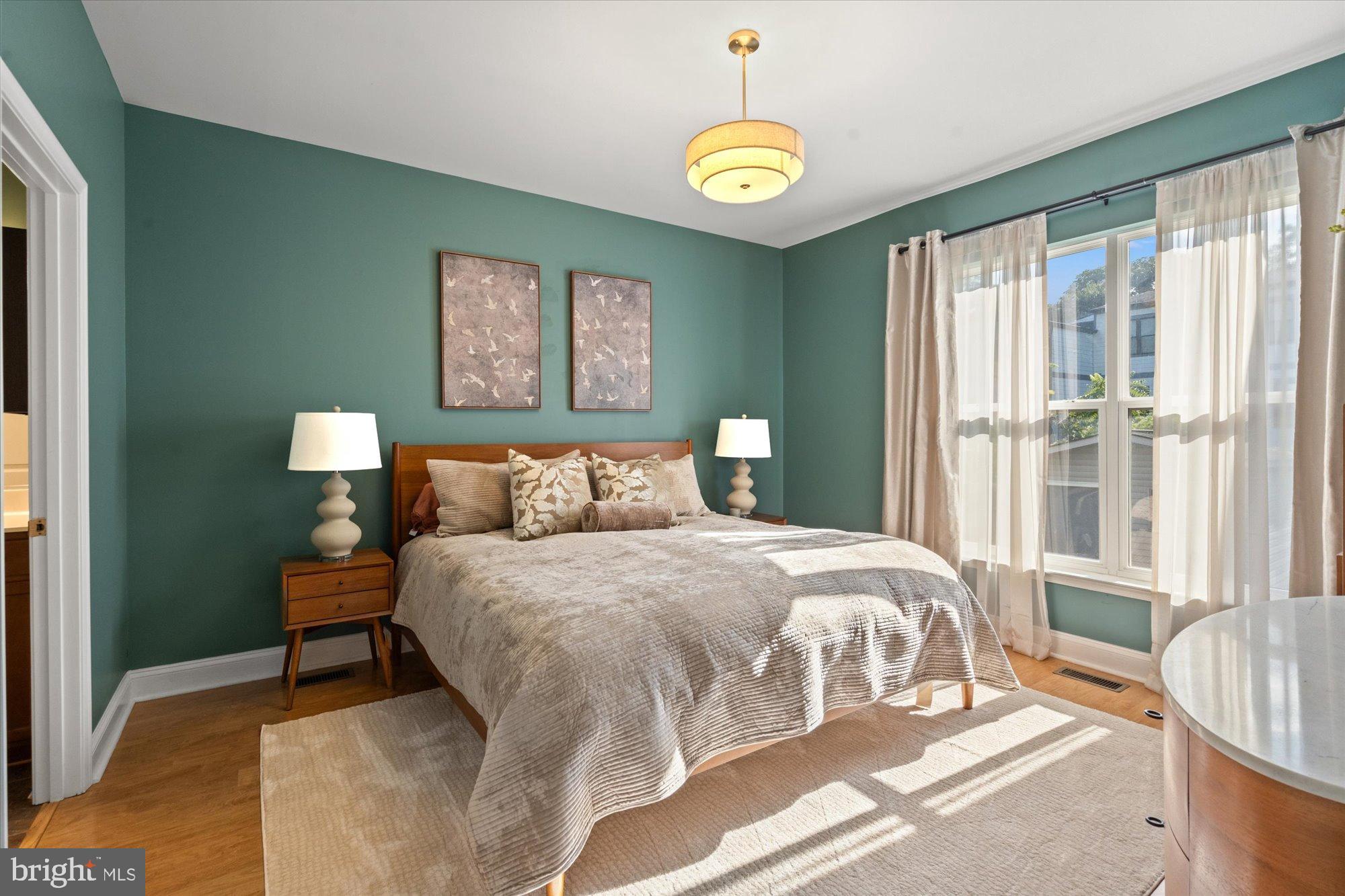 2046 S SHIRLINGTON ROAD