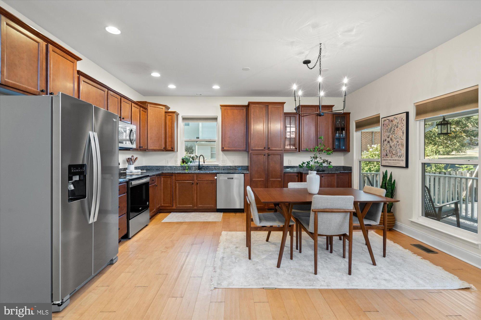 2046 S SHIRLINGTON ROAD