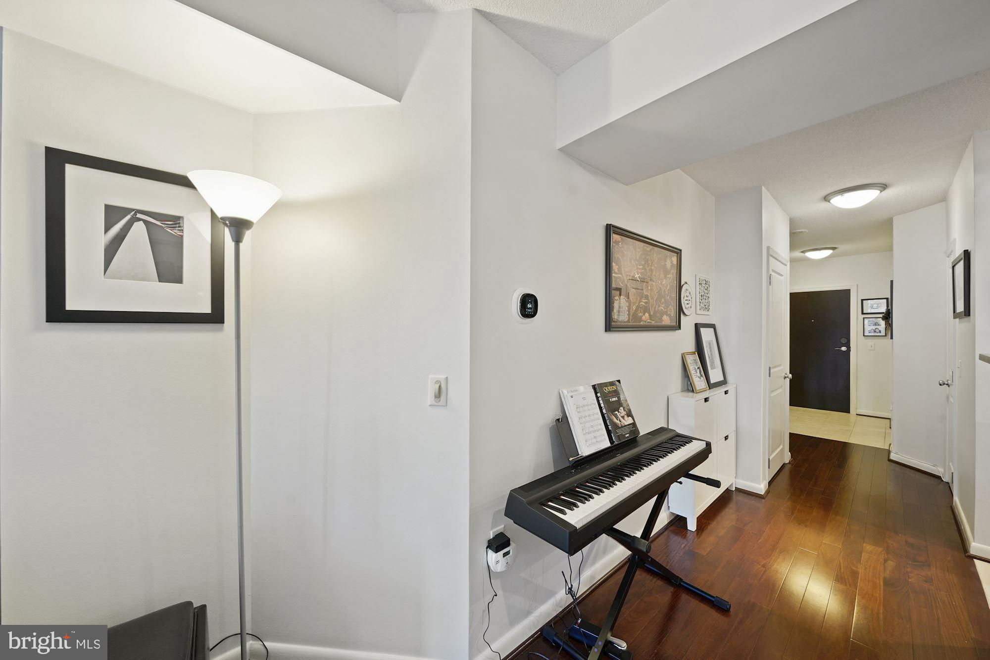 851 N GLEBE ROAD N 209