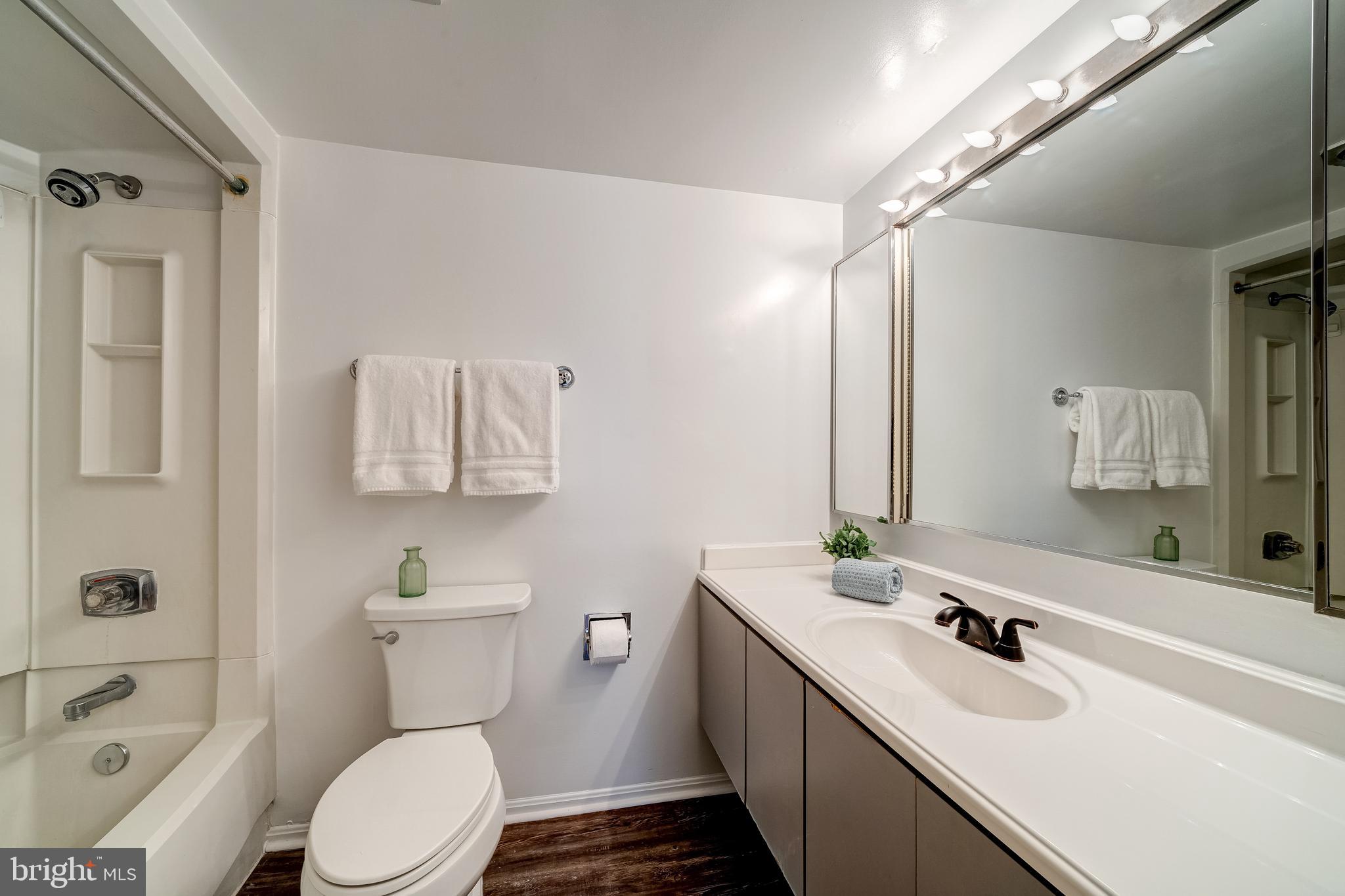 1600 N OAK STREET 1204