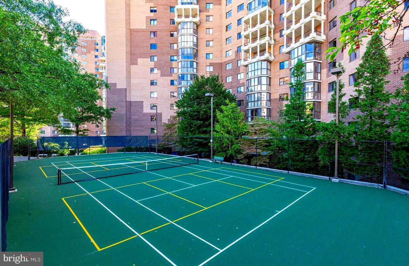 1600 N OAK STREET 1204