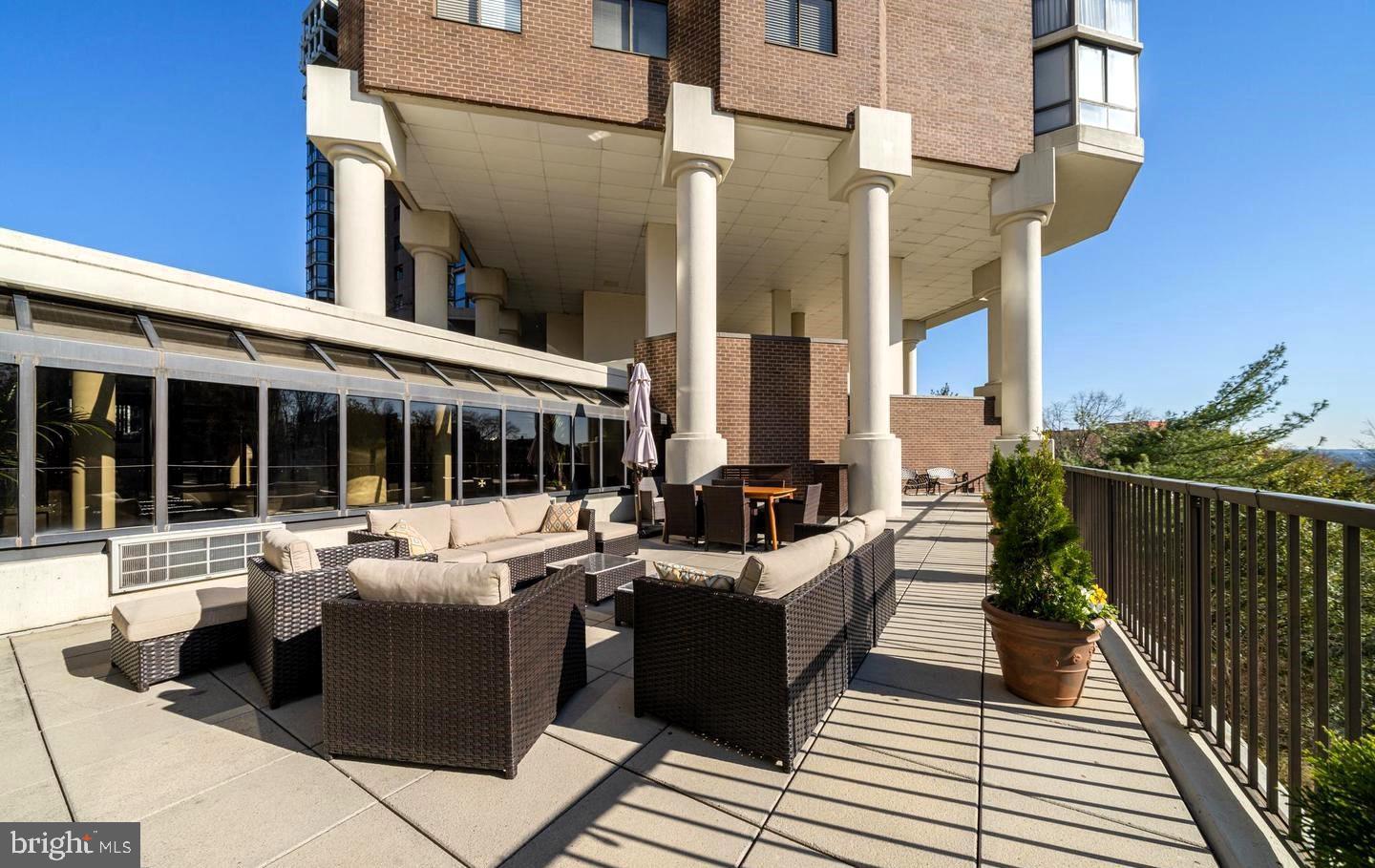 1600 N OAK STREET 1204