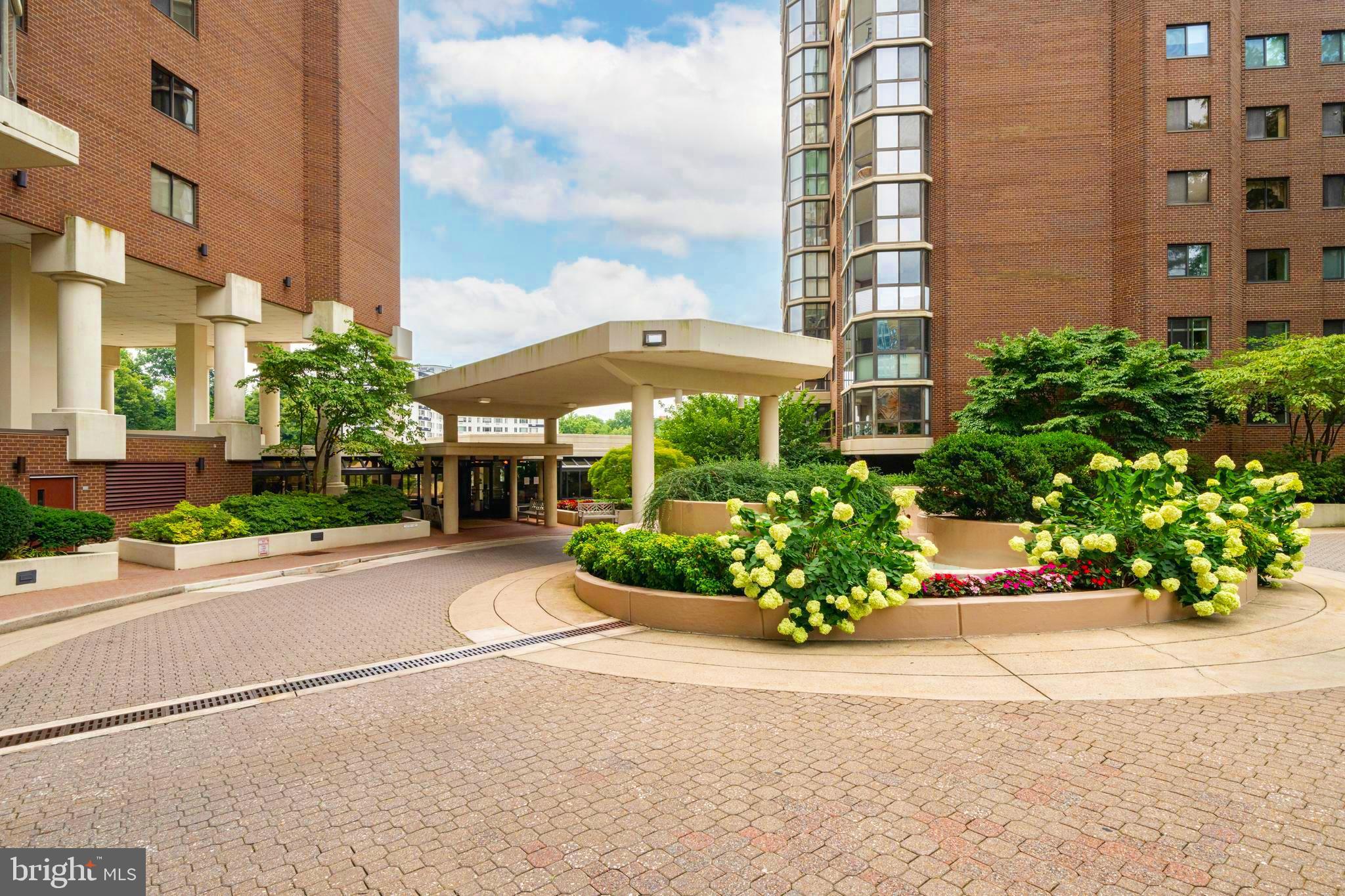 1600 N OAK STREET 1204