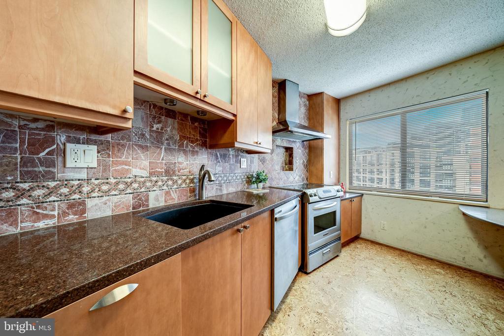 1600 N OAK STREET 1204