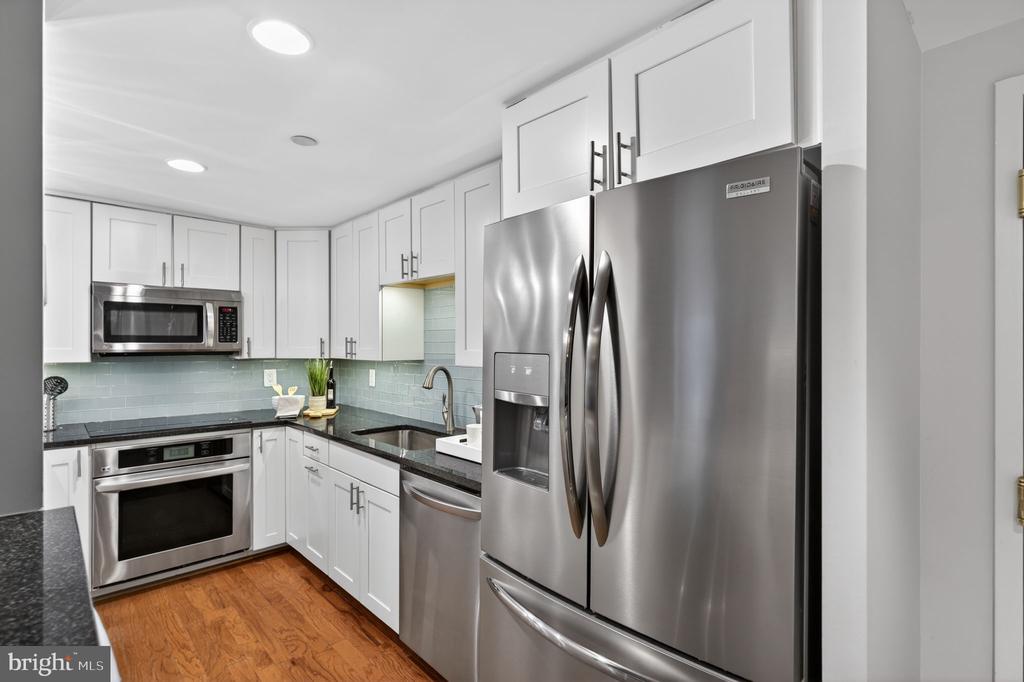 1530 KEY BOULEVARD 327