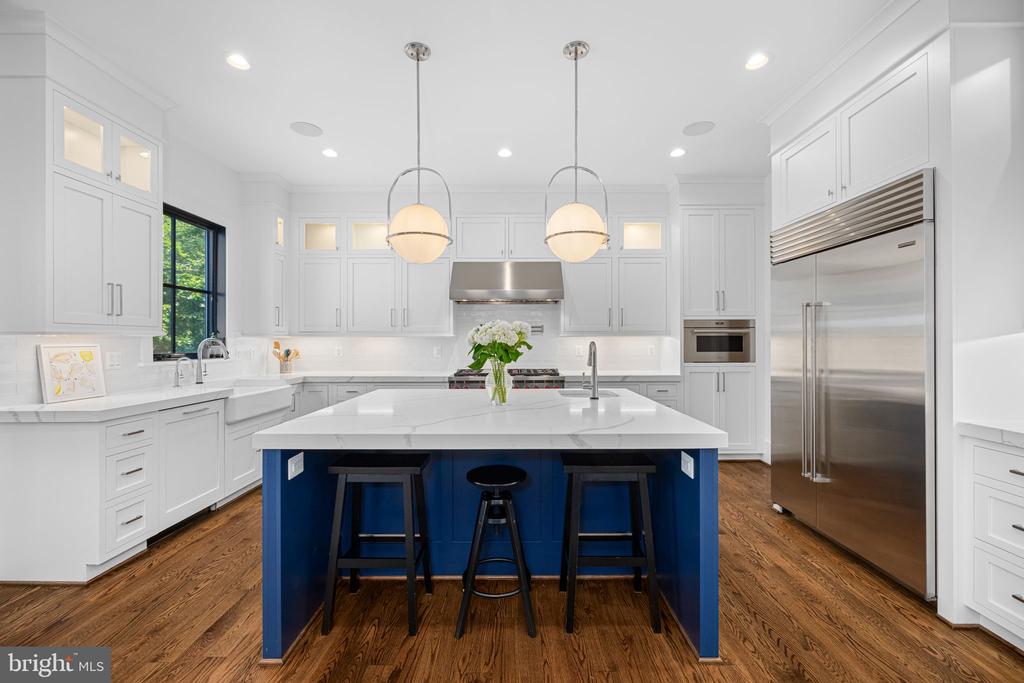 3433 N EDISON STREET
