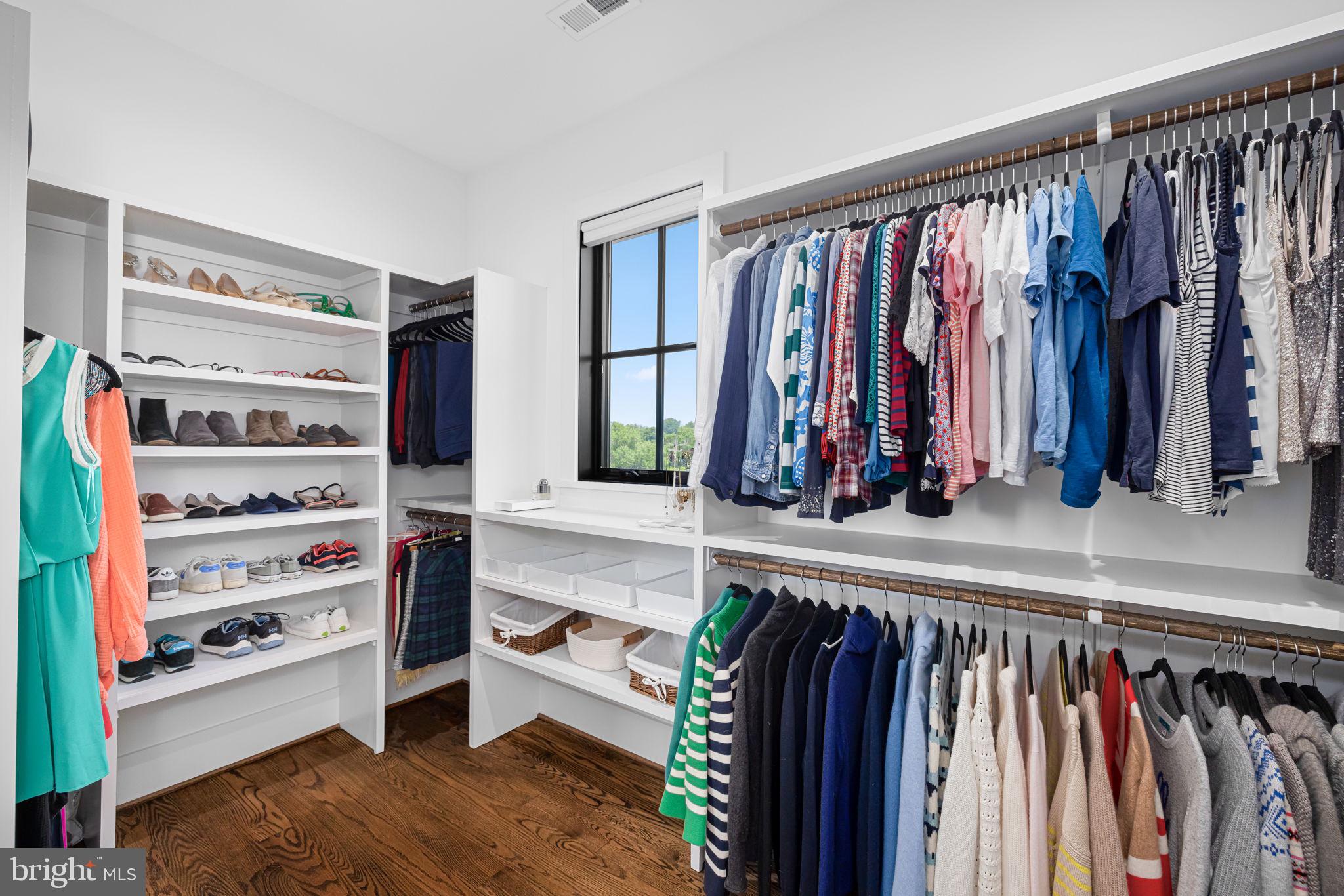 3433 N EDISON STREET