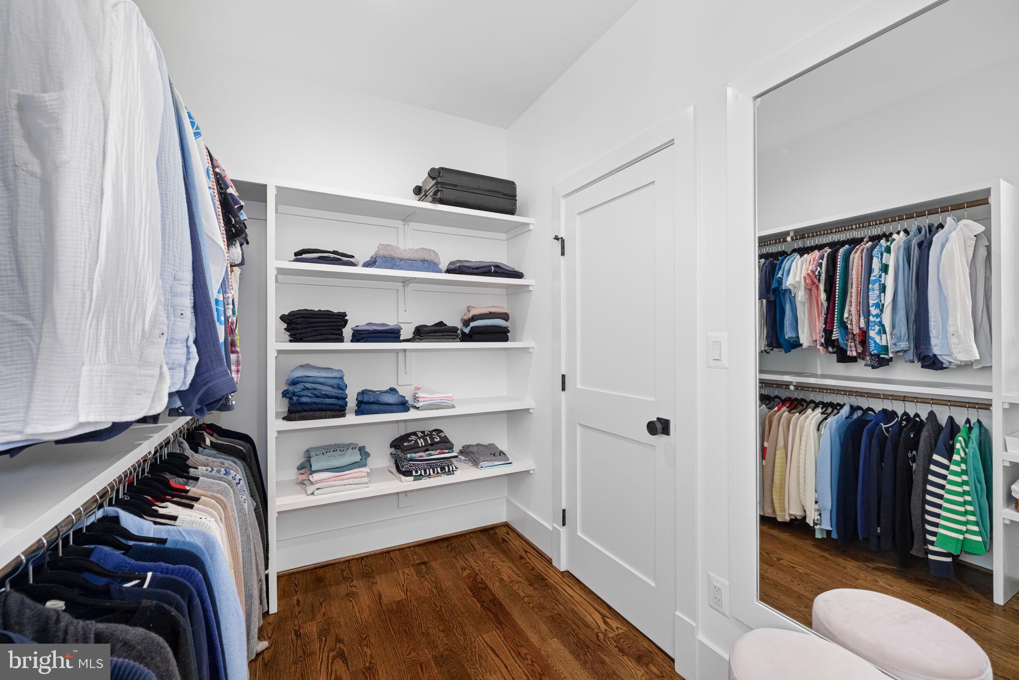 3433 N EDISON STREET