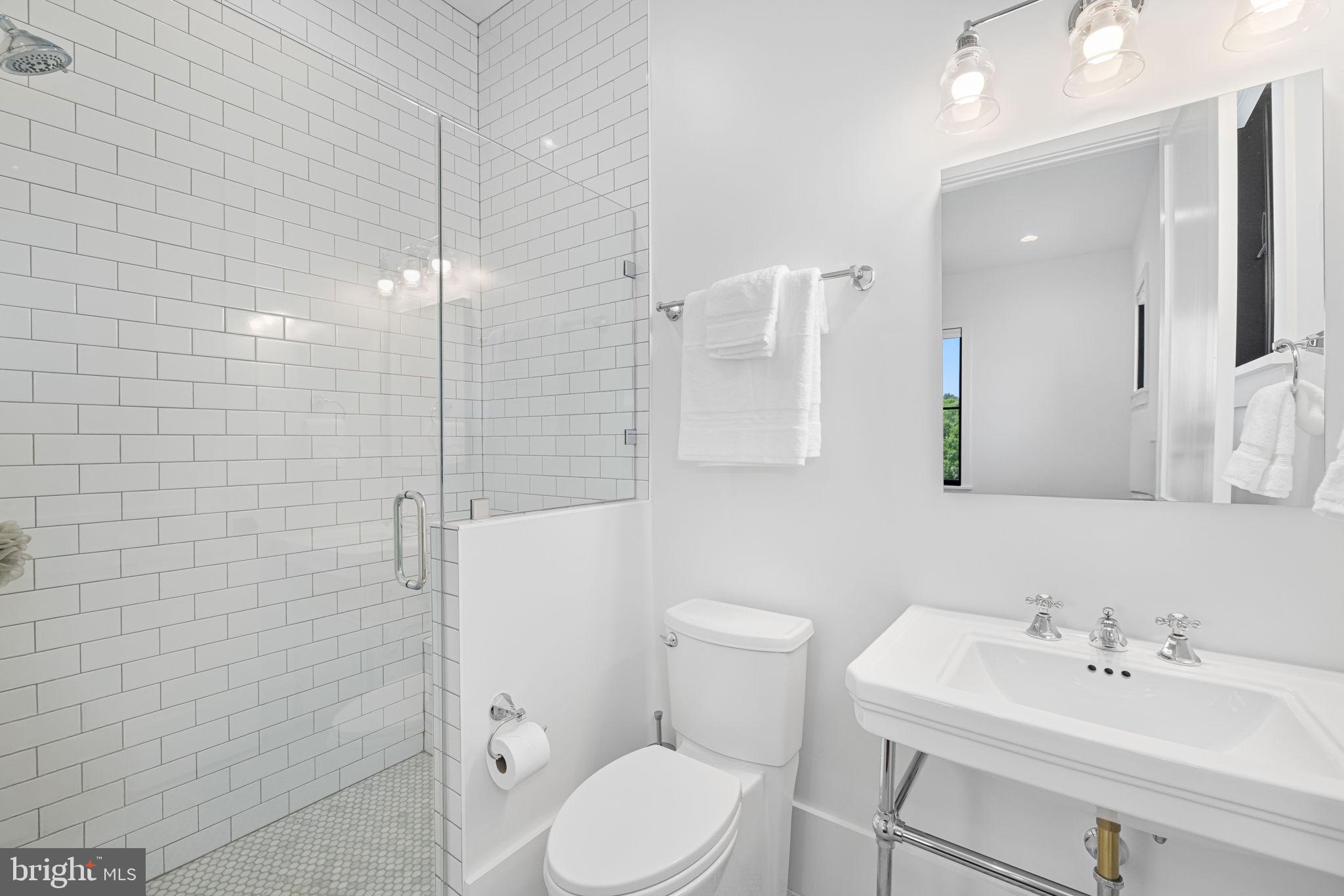 3433 N EDISON STREET