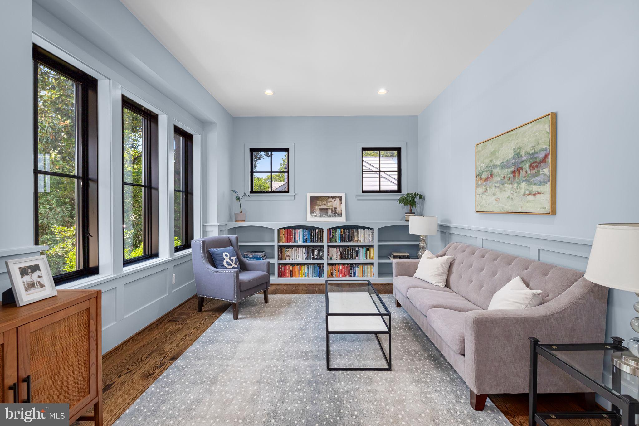 3433 N EDISON STREET