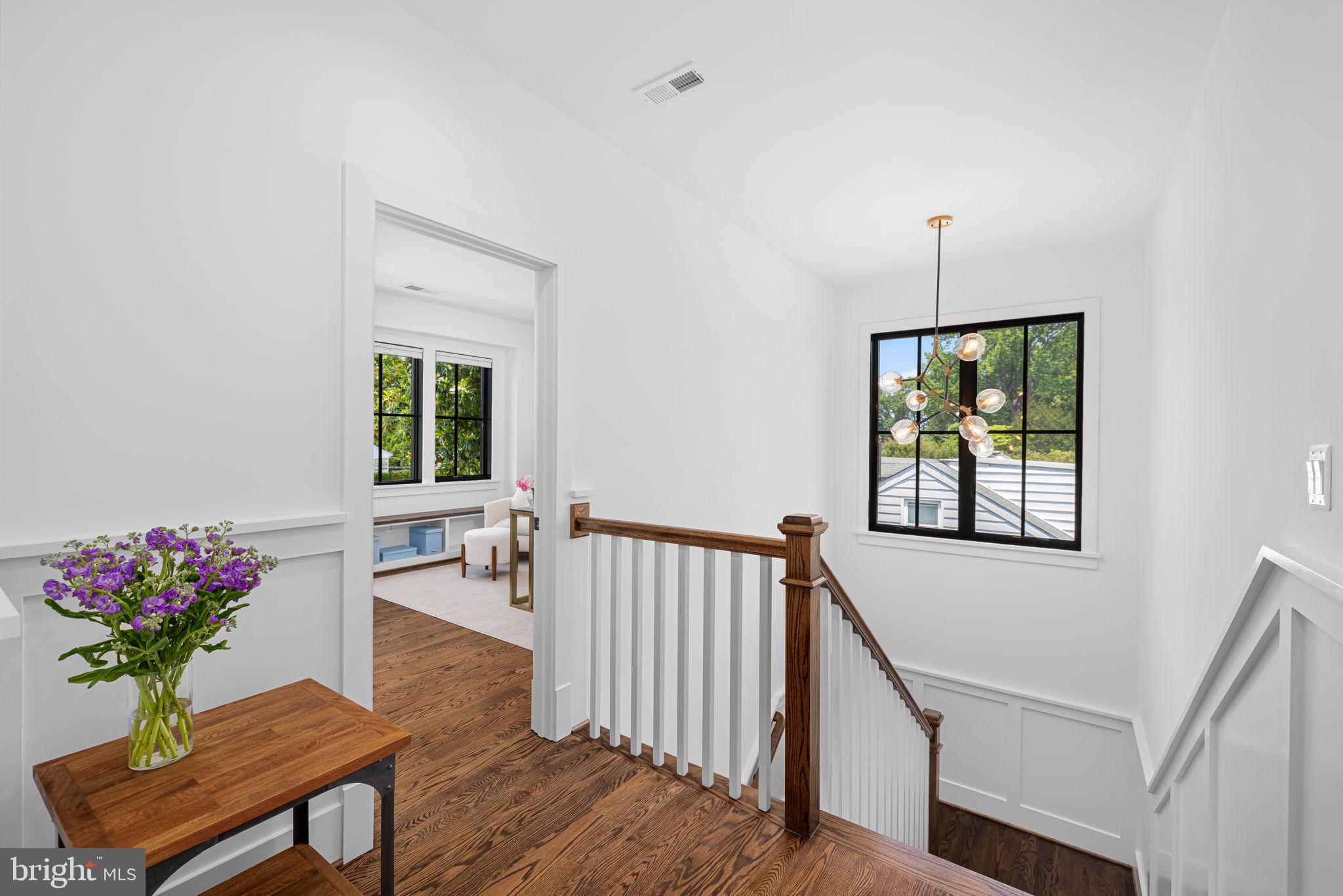 3433 N EDISON STREET