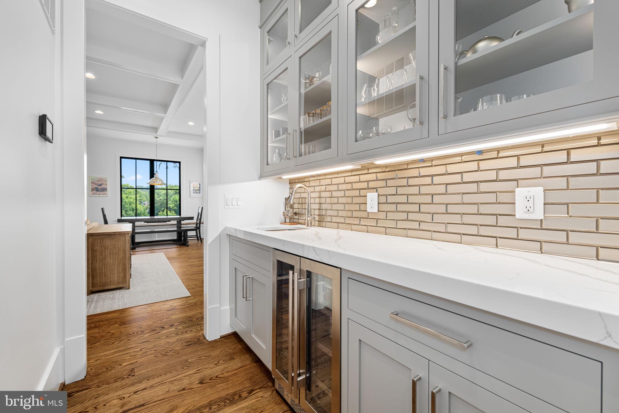 3433 N EDISON STREET