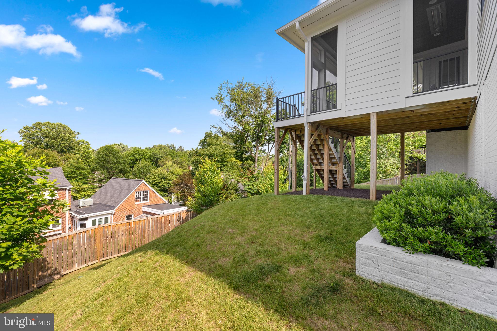 3433 N EDISON STREET