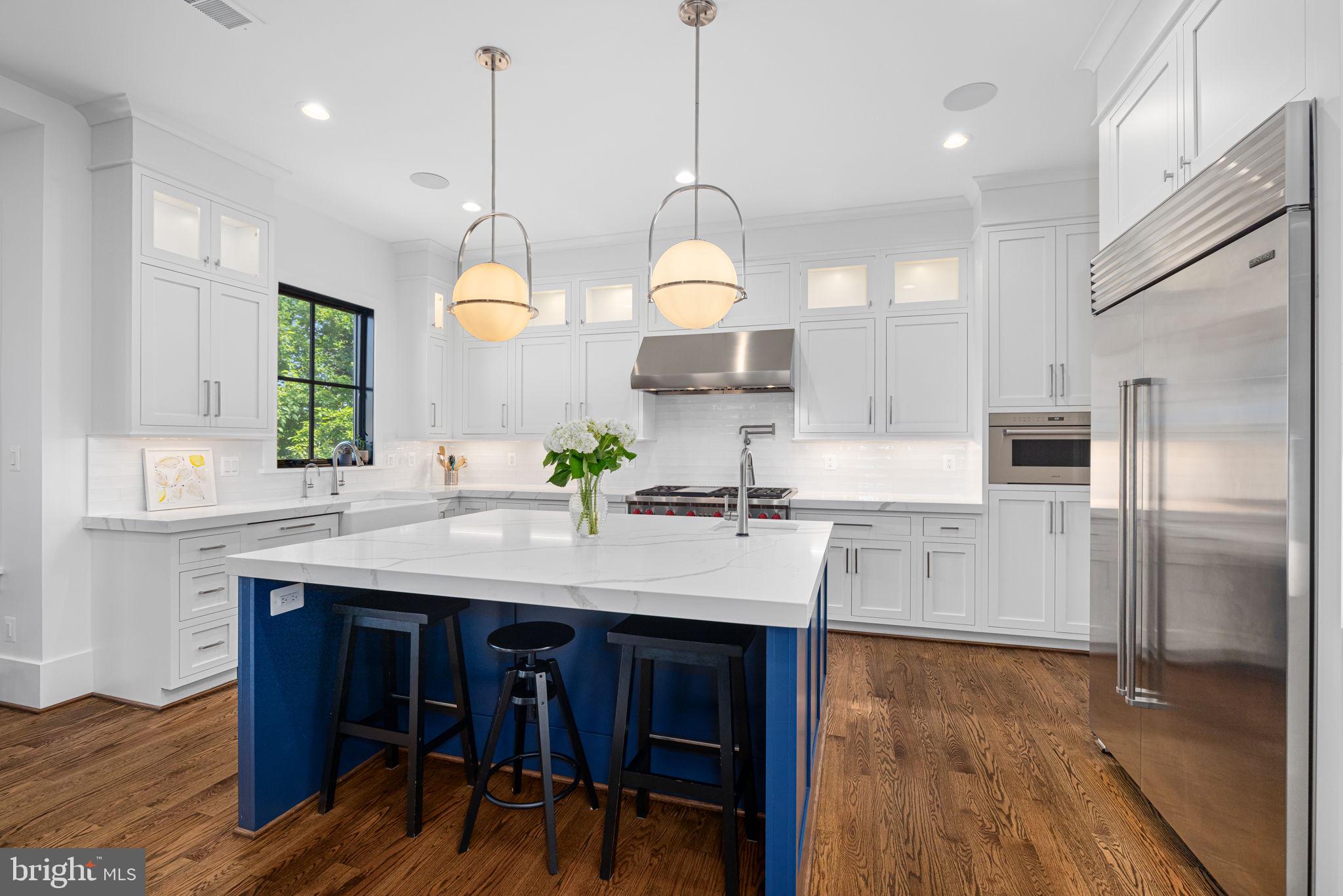 3433 N EDISON STREET