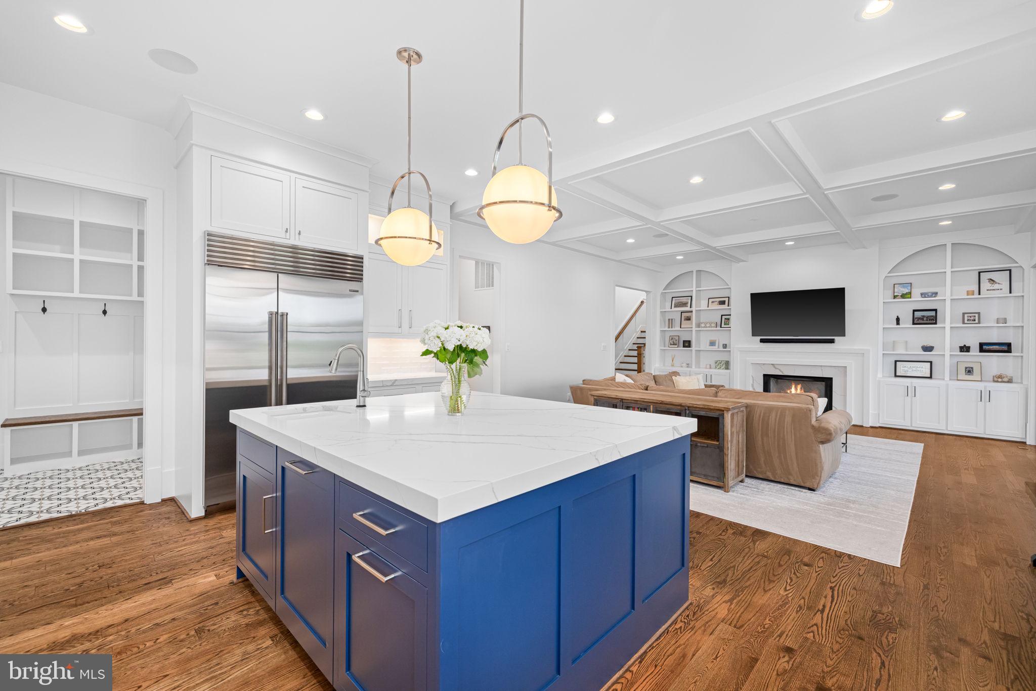 3433 N EDISON STREET