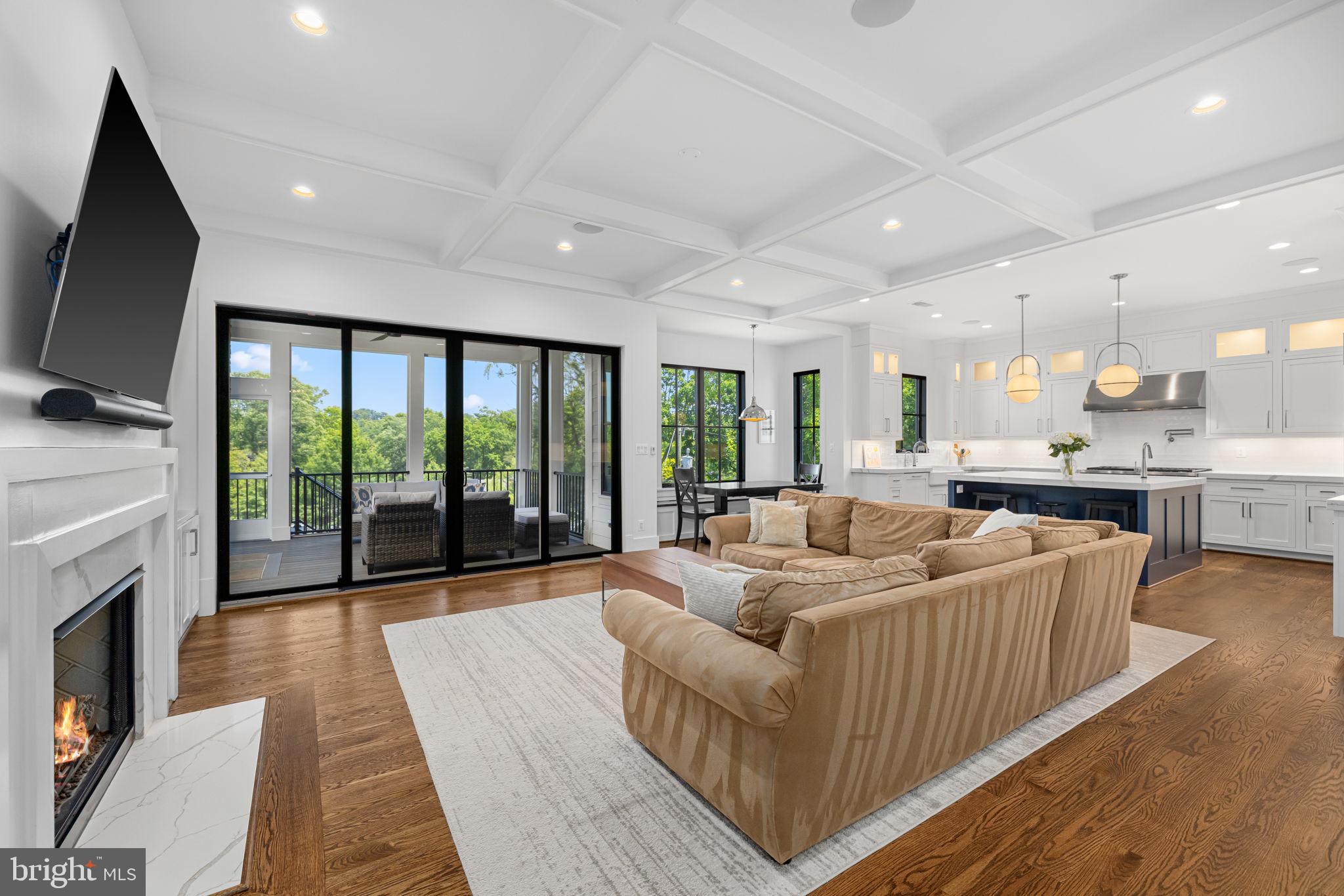 3433 N EDISON STREET