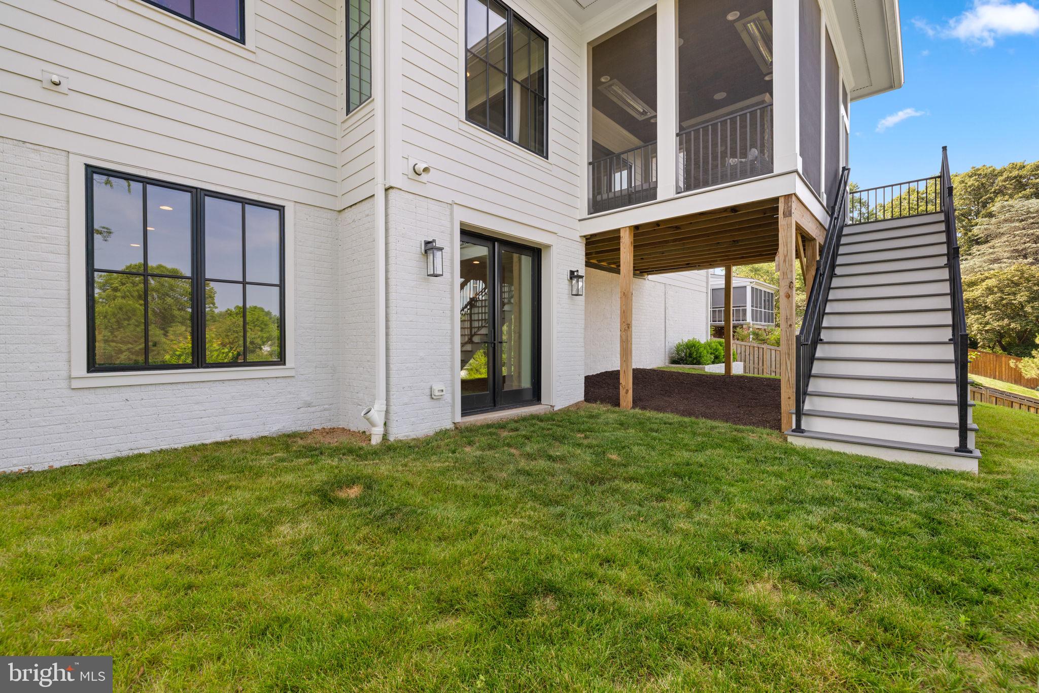 3433 N EDISON STREET