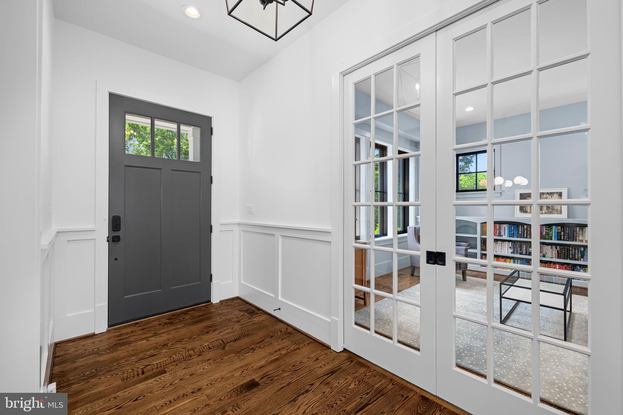 3433 N EDISON STREET