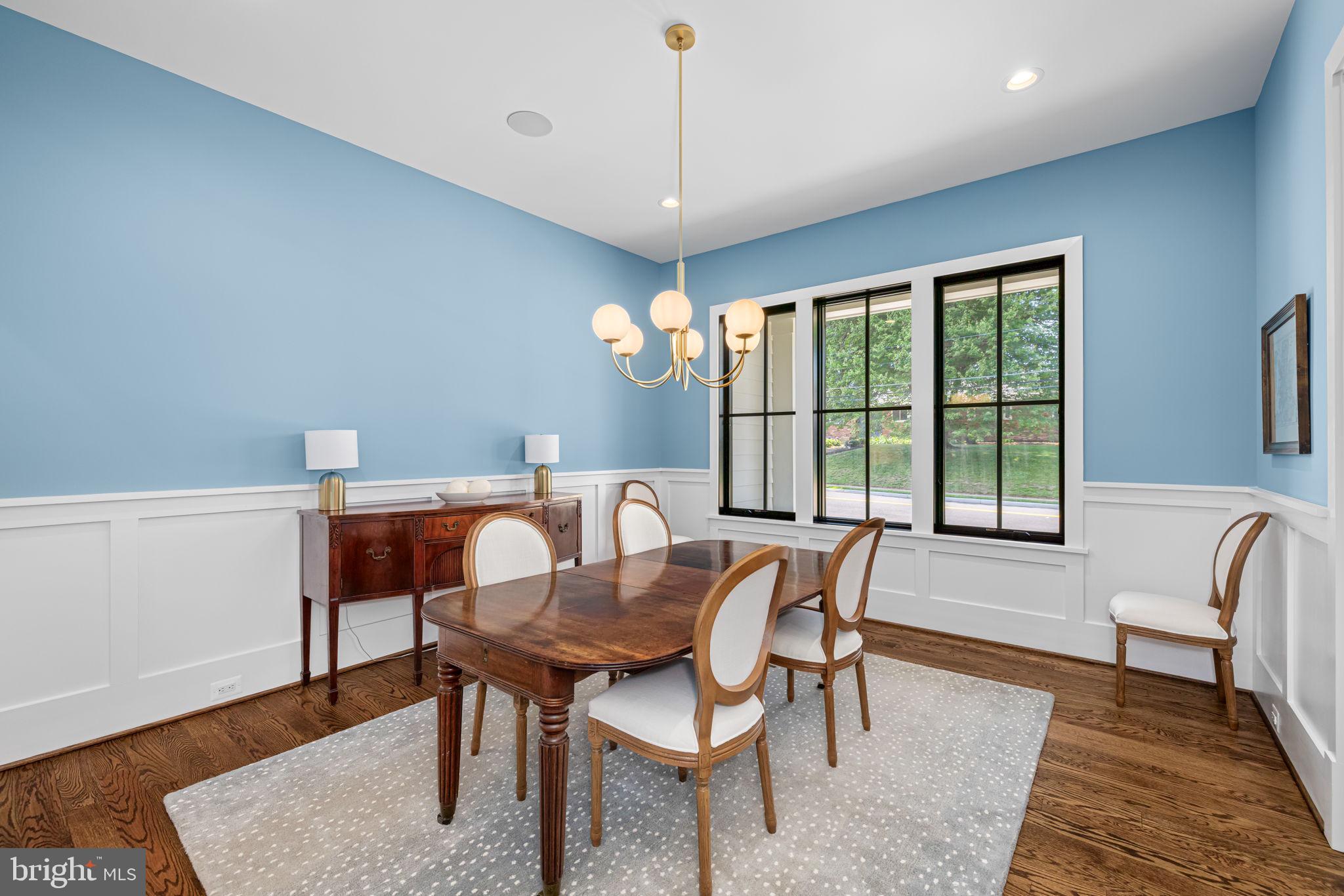 3433 N EDISON STREET