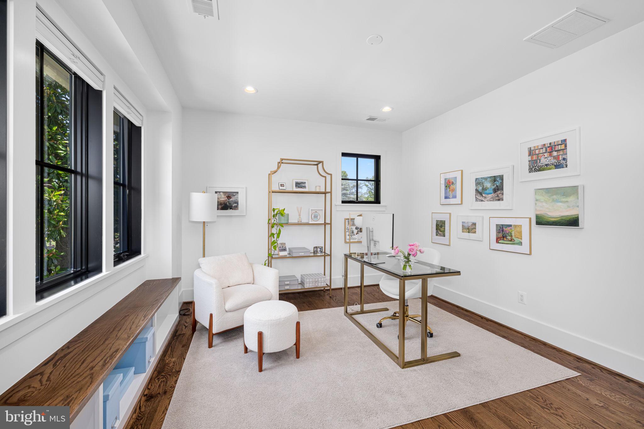 3433 N EDISON STREET