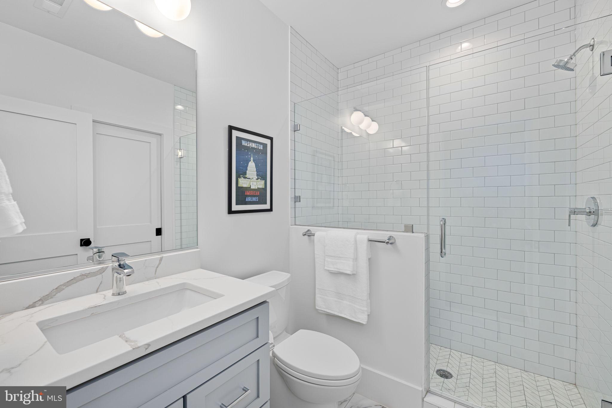 3433 N EDISON STREET