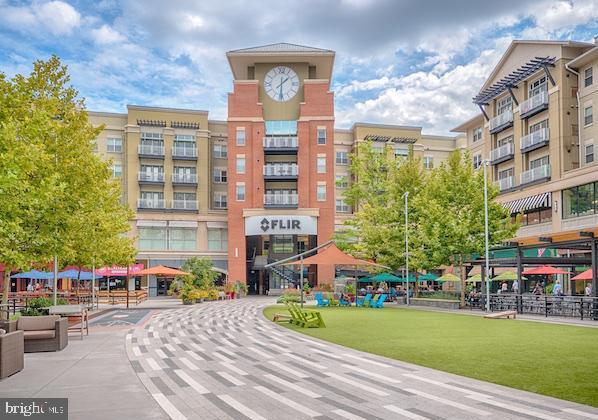 1729 S HAYES STREET 2