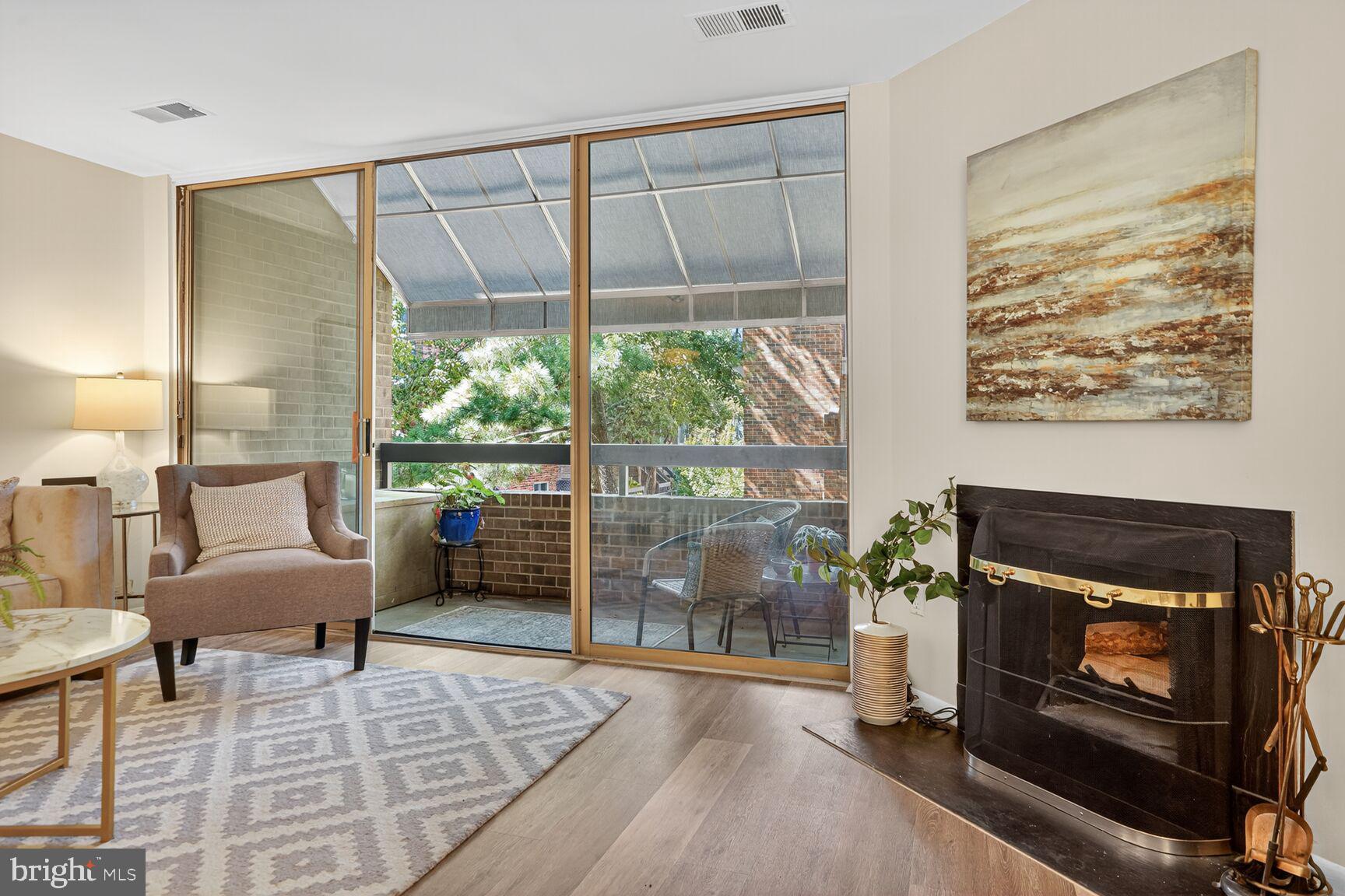 1729 S HAYES STREET 2