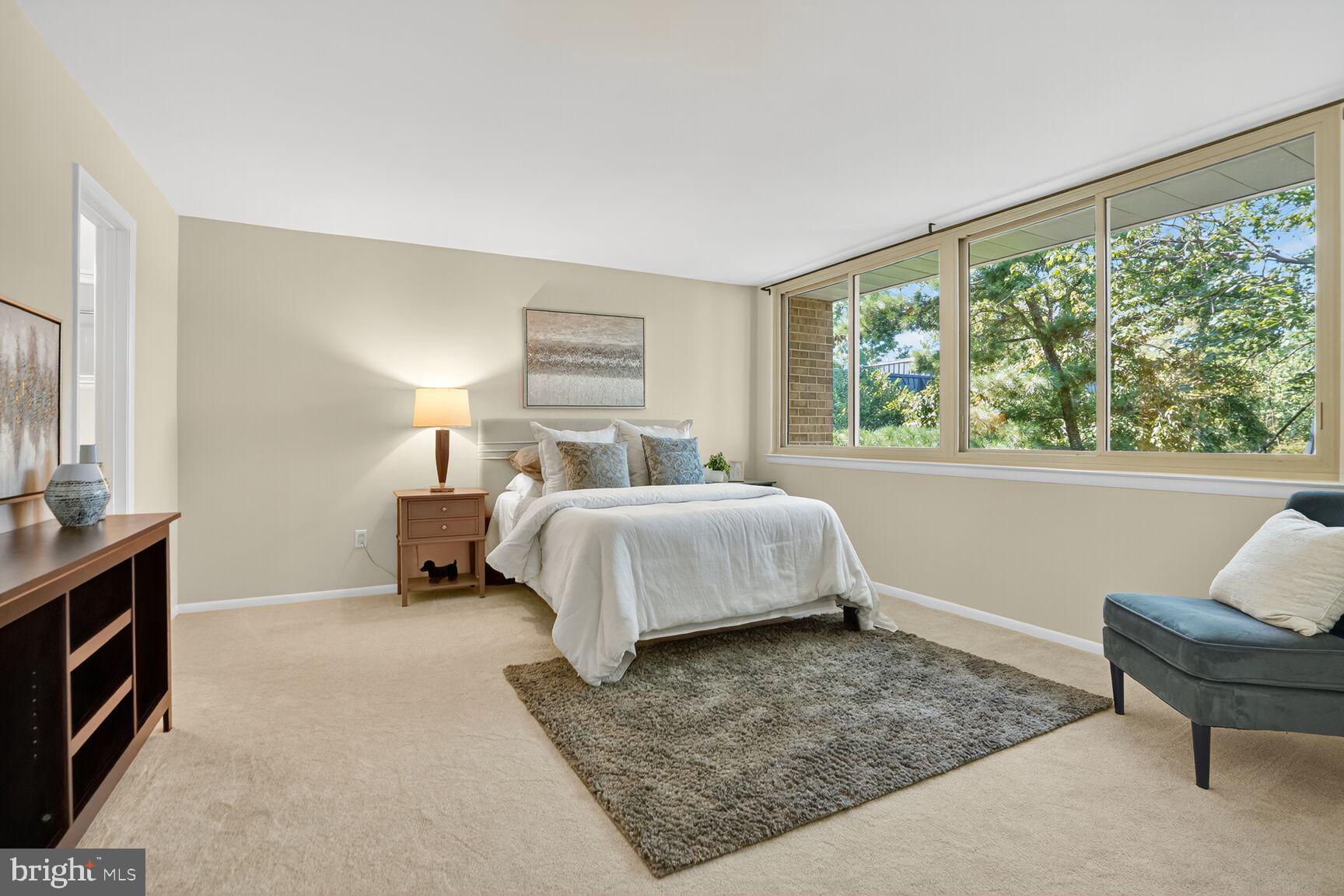 1729 S HAYES STREET 2