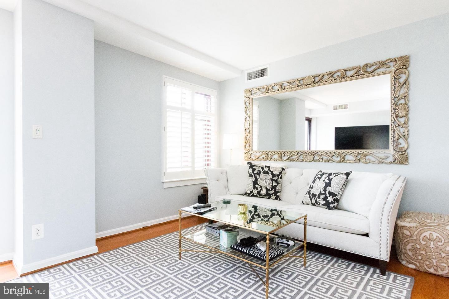 2400 CLARENDON BOULEVARD 906