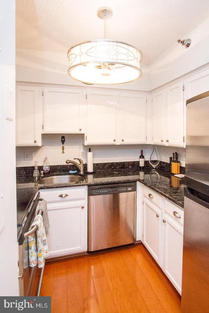 2400 CLARENDON BOULEVARD 906