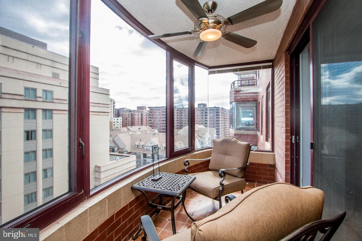 2400 CLARENDON BOULEVARD 906