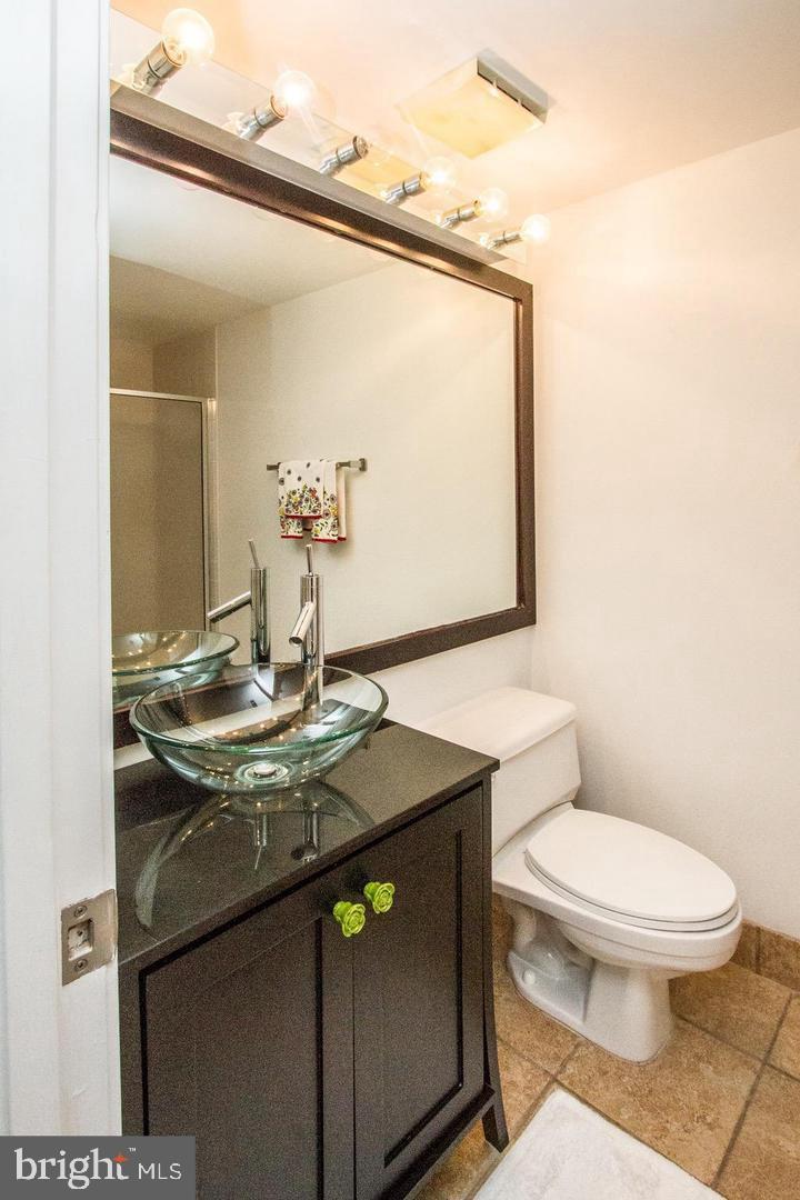 2400 CLARENDON BOULEVARD 906