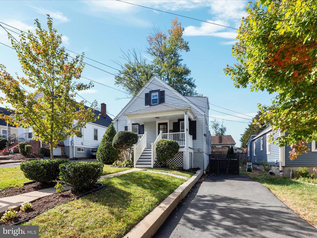 112 S BARTON STREET