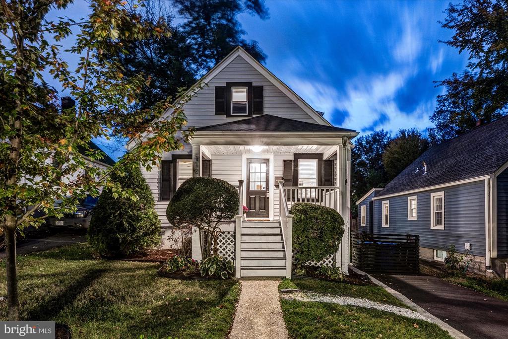 112 S BARTON STREET