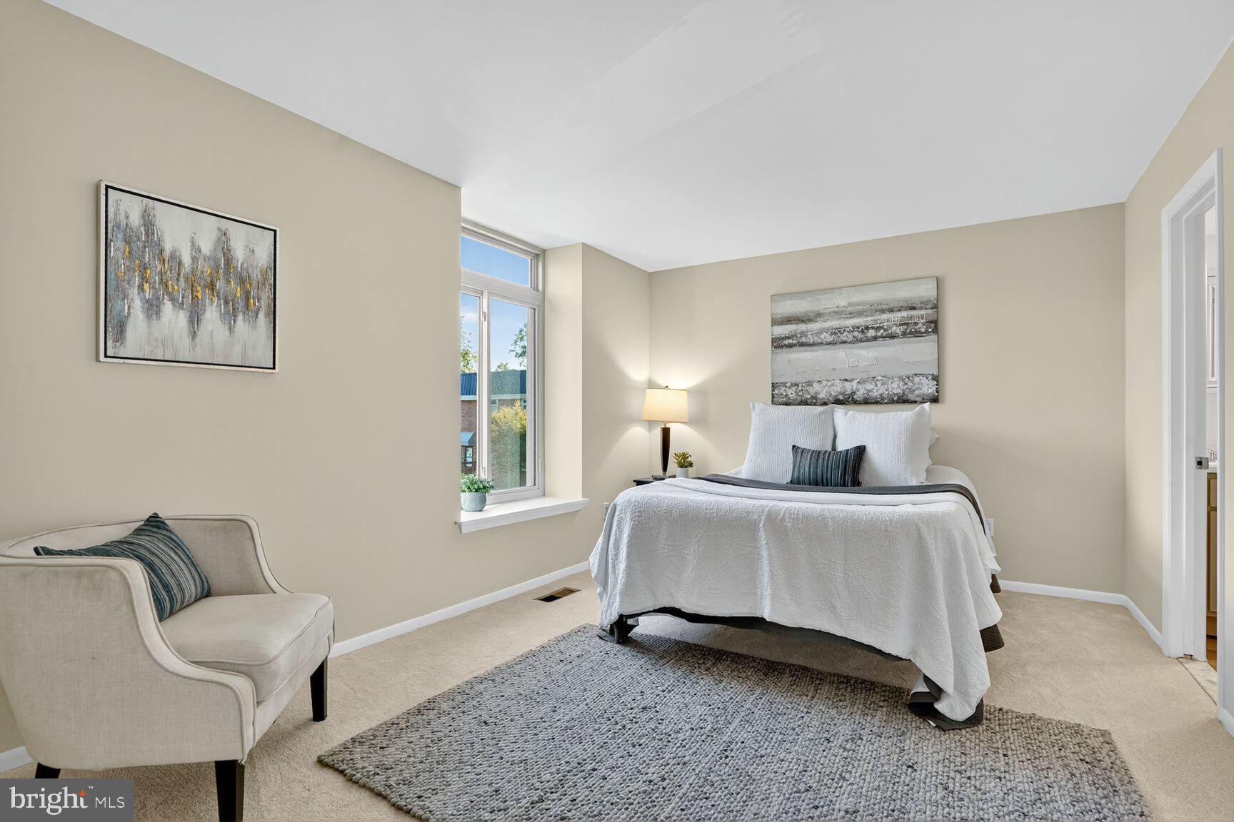 1729 S HAYES STREET 2