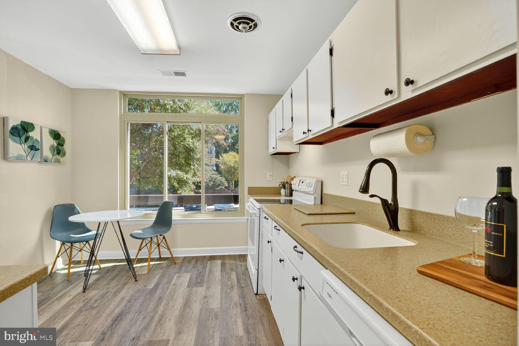 1729 S HAYES STREET 2