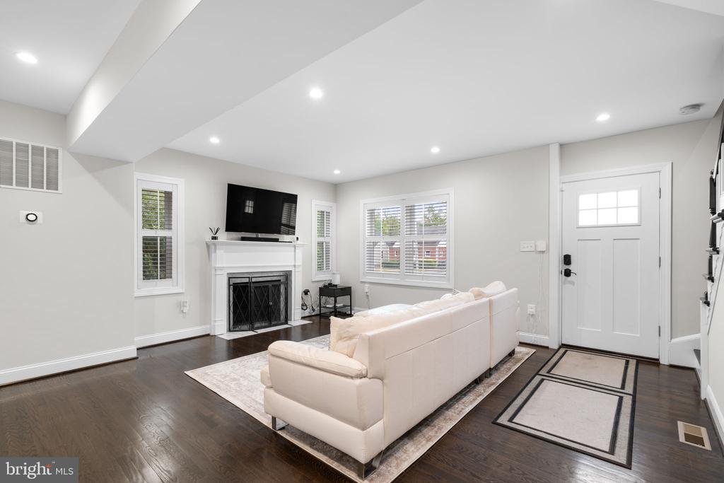 535 N GEORGE MASON DRIVE