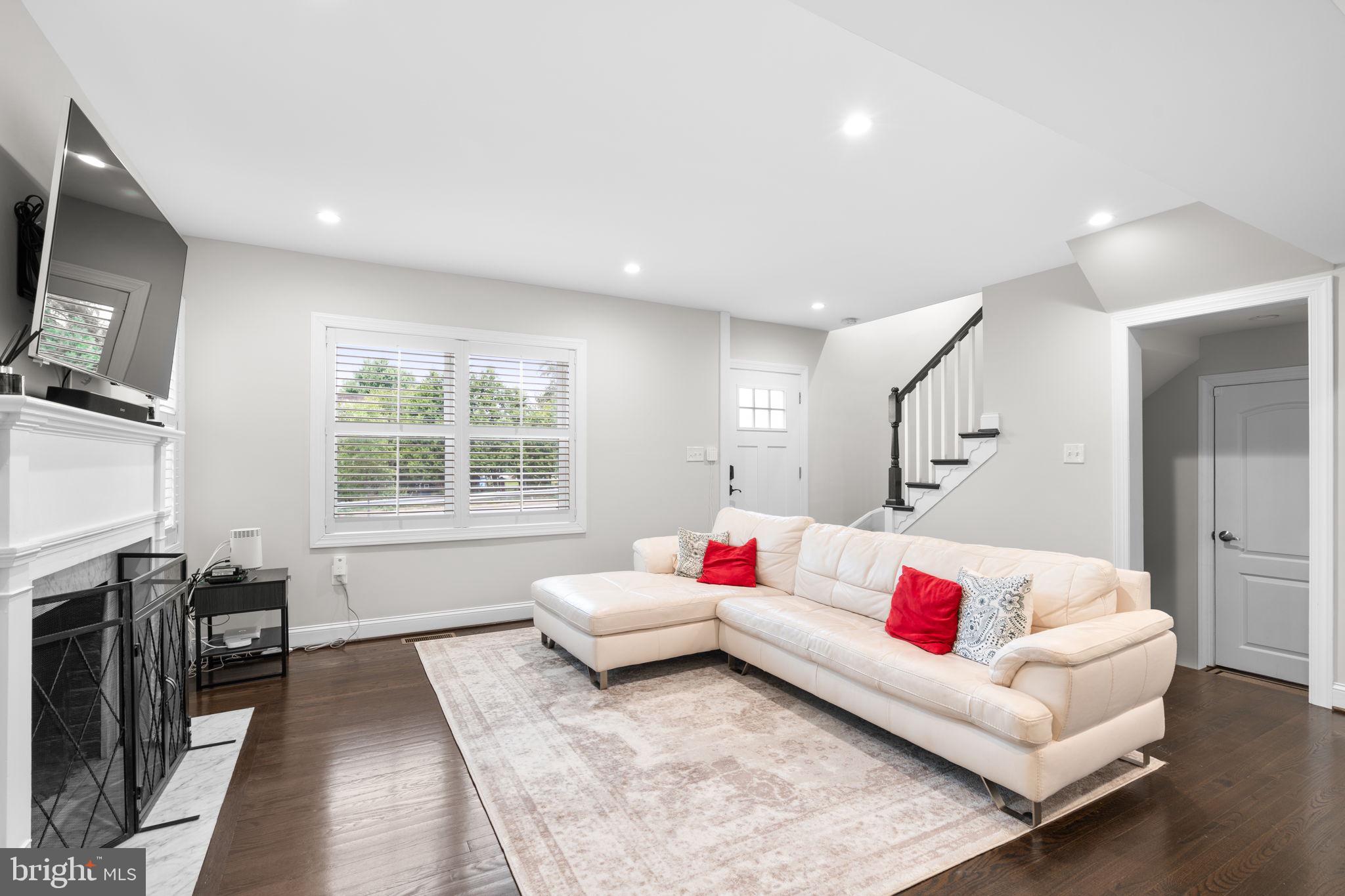 535 N GEORGE MASON DRIVE