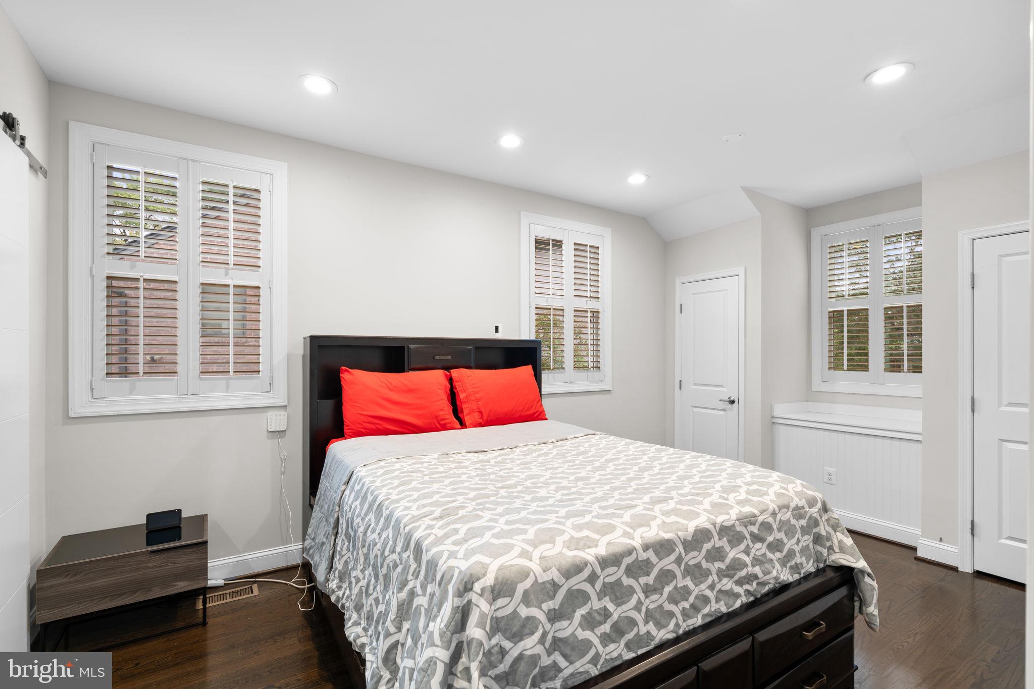 535 N GEORGE MASON DRIVE