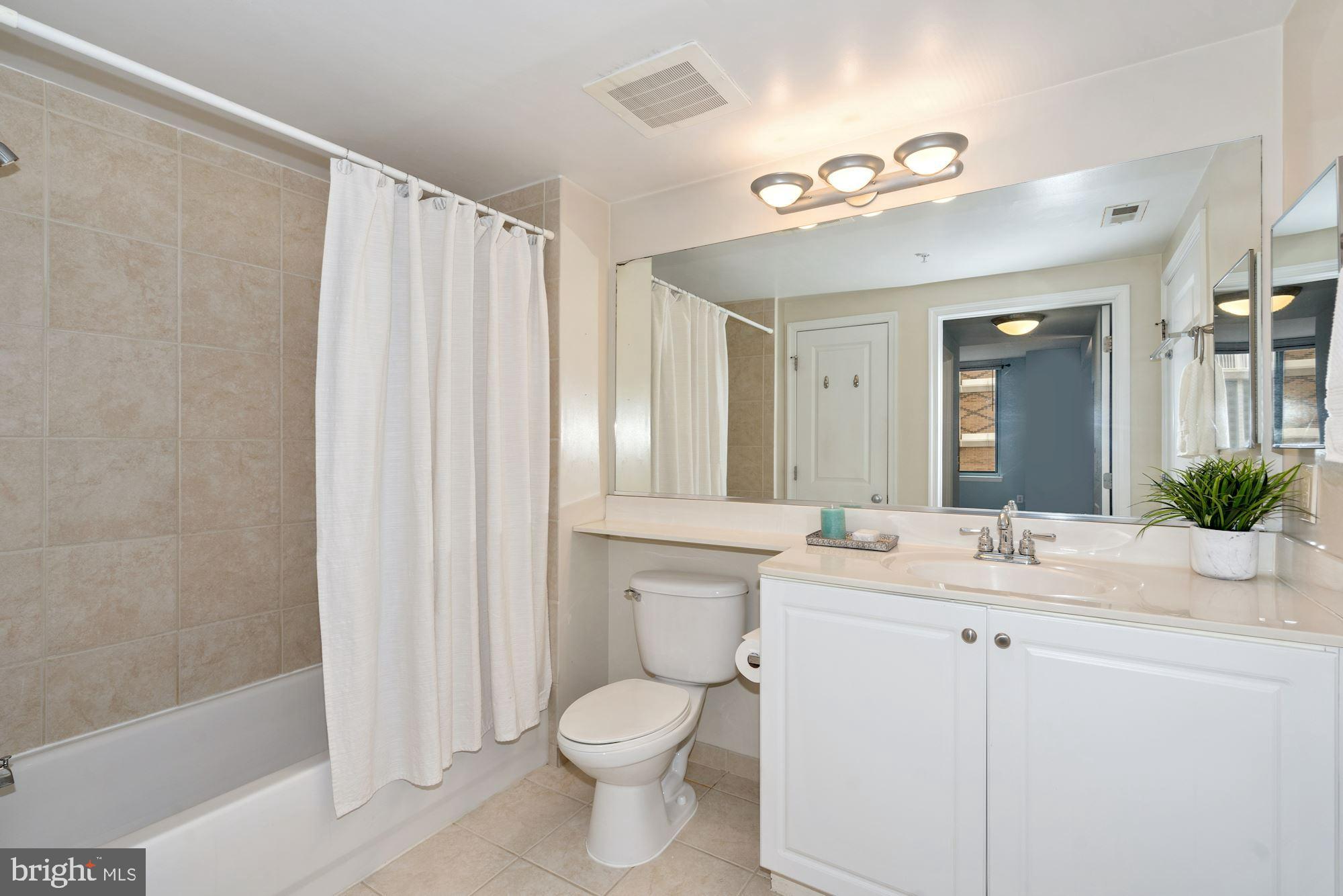 851 N GLEBE ROAD 1809